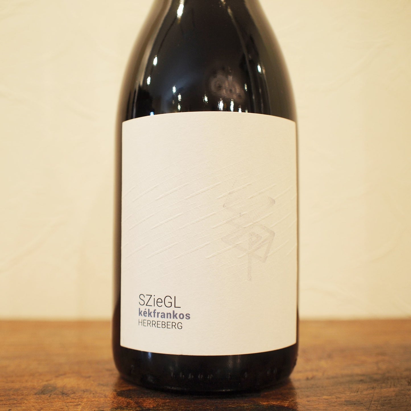 ケック・フランコシュ カルボニック NV / シーグル・ピンツェ